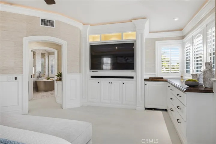 8 N Bayleaf, Irvine, California 92620