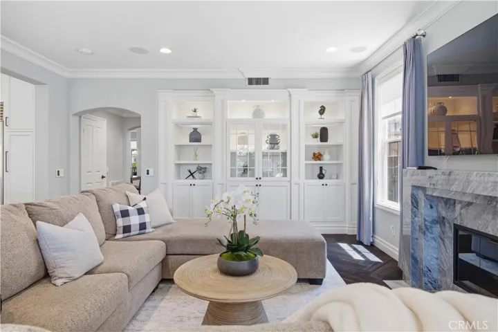 8 N Bayleaf, Irvine, California 92620