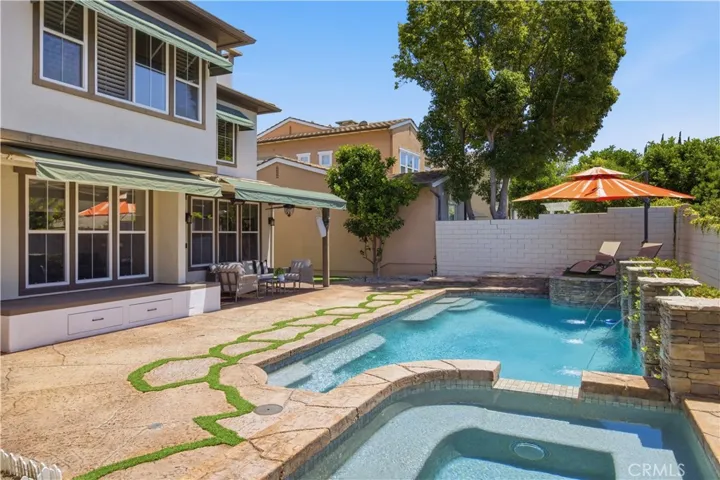 8 N Bayleaf, Irvine, California 92620