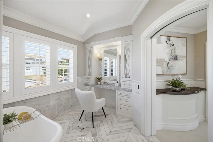 8 N Bayleaf, Irvine, California 92620