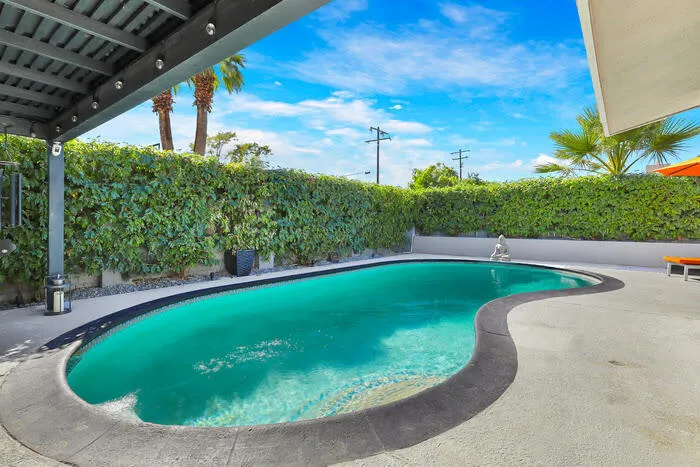 Pool 1