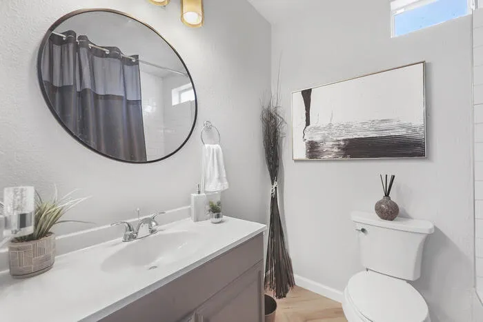 Casita bath 2