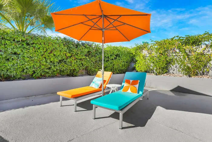 Casita loungers