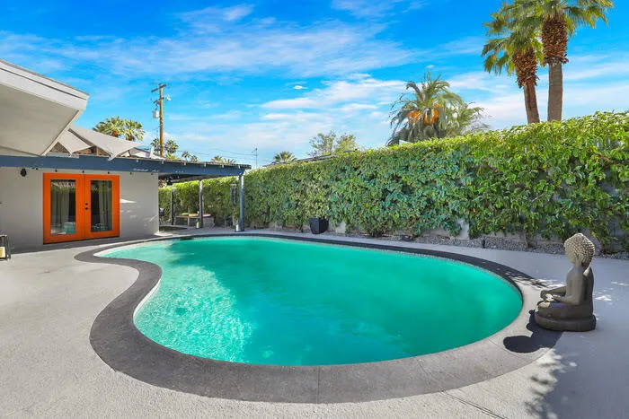 Pool 4
