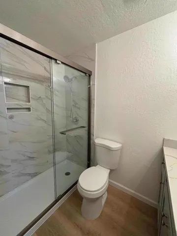 Unit 507- Updated Bathroom