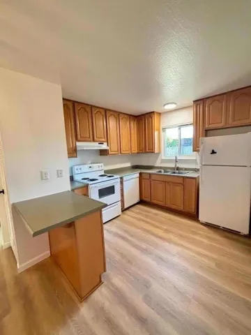 Unit 507 Updated Kitchen