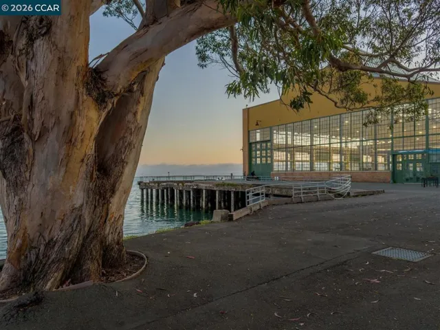 619 Commodore Dr, Richmond, California 94804