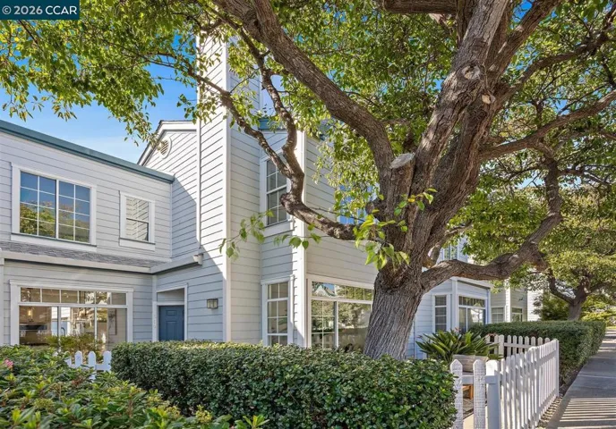 619 Commodore Dr, Richmond, California 94804