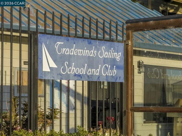 619 Commodore Dr, Richmond, California 94804