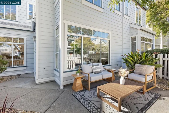 619 Commodore Dr, Richmond, California 94804