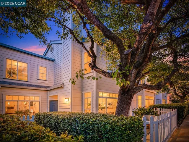619 Commodore Dr, Richmond, California 94804