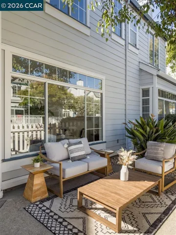 619 Commodore Dr, Richmond, California 94804