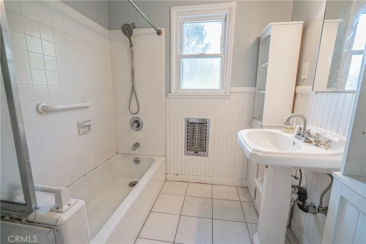 21516 Villena, Woodland Hills, California 91364