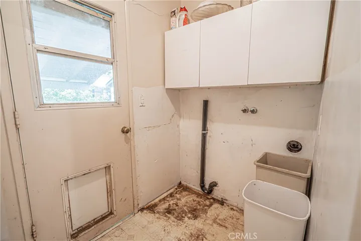 21516 Villena, Woodland Hills, California 91364