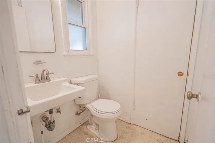 21516 Villena, Woodland Hills, California 91364