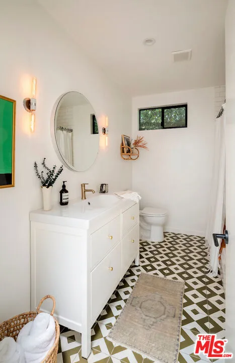 Bathroom 2