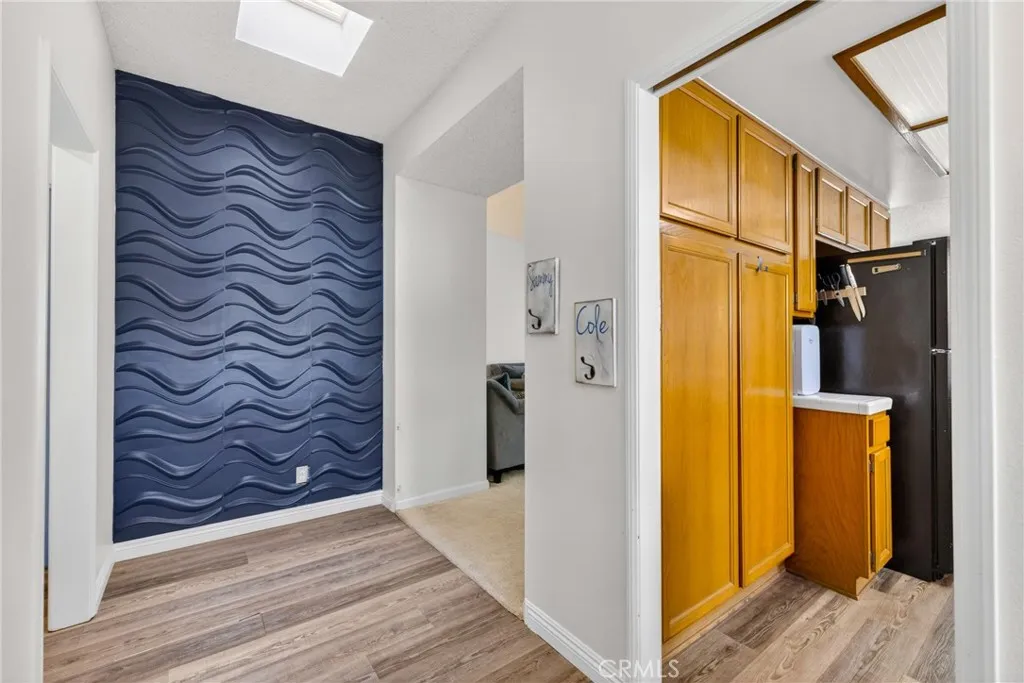 Accent wall entry
