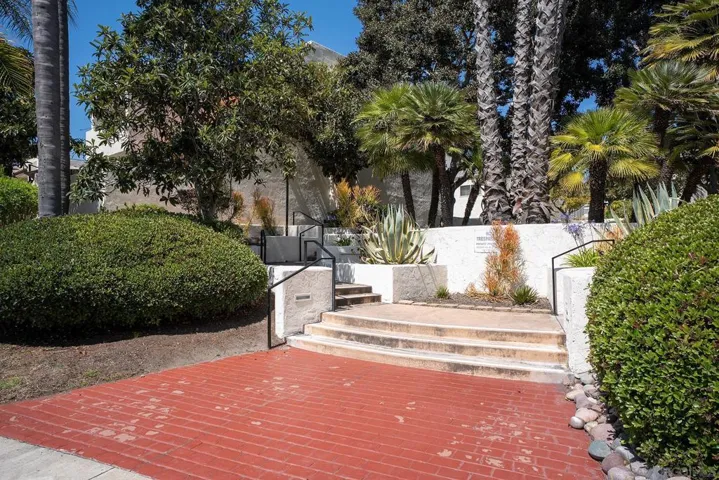 7426 Caminito Carlotta, San Diego, California 92120