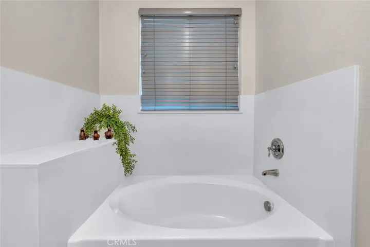 primary soaker tub