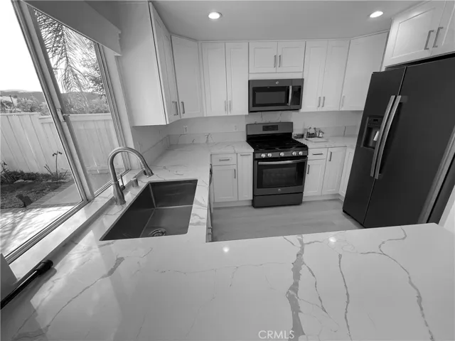 4110 Lost Springs Drive, Calabasas, California 91301