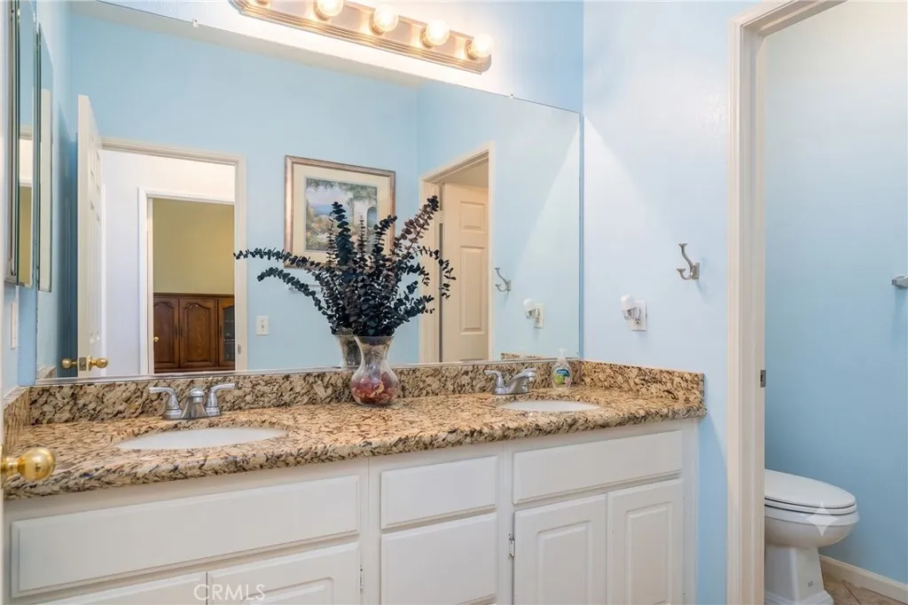 Full Bathroom in hall