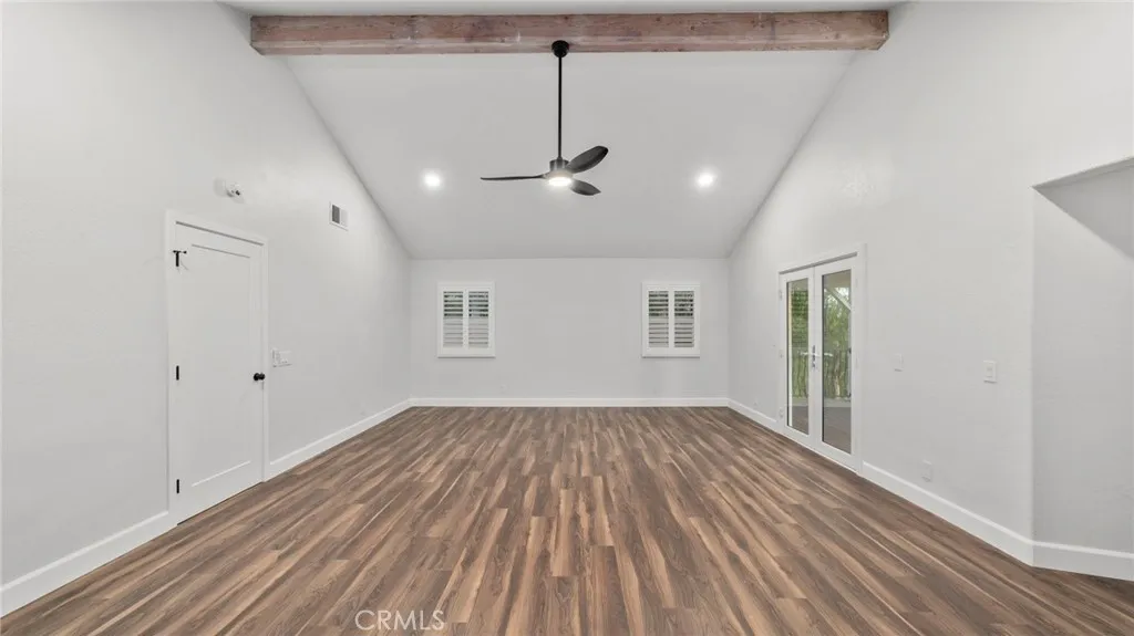 Primary Bedroom w/vaulted ceilings