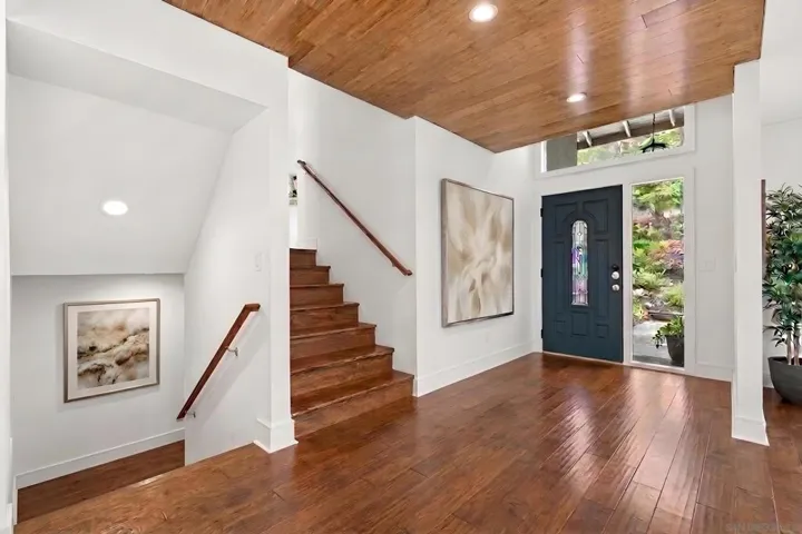 https://zimg.paragon.ice.com/ParagonImages/Property/PA/SDMLS/260014003/6/120/90/4219e15b9349b408348b313333117e8e/3/943e13b9ae94ff131dbd8eead903a74a/260014003-1192118e-c32e-4308-b3dd-05a5e6013812.JPG