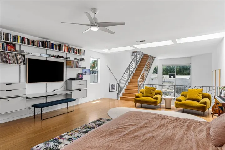 637 E 4th B, Long Beach, California 90802