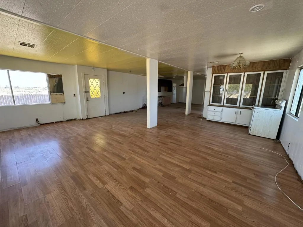 Living/Dining Area