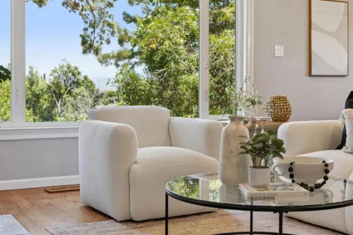 1085 Sunset Drive, San Carlos, California 94070