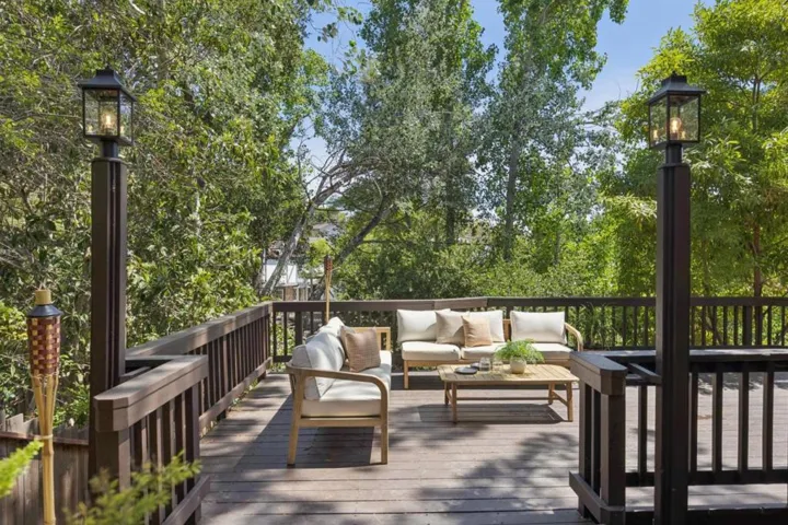 1085 Sunset Drive, San Carlos, California 94070