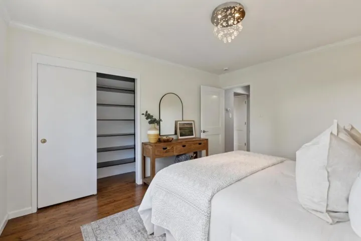 1085 Sunset Drive, San Carlos, California 94070