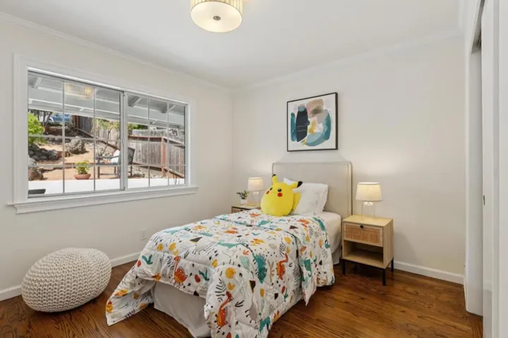 1085 Sunset Drive, San Carlos, California 94070