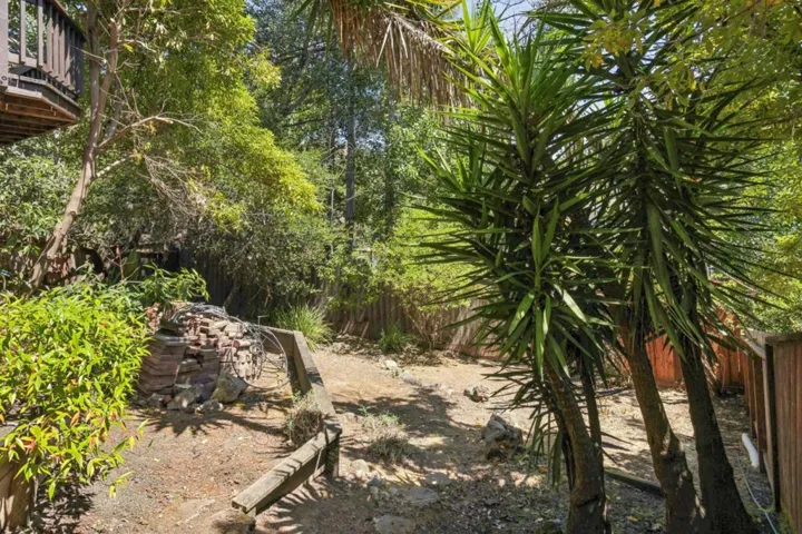 1085 Sunset Drive, San Carlos, California 94070