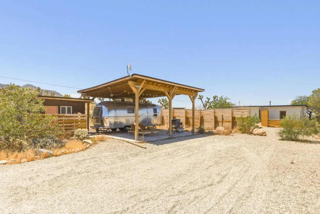 8669 Via Via Rocosa Road, Joshua Tree