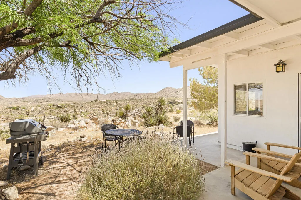 8669 Via Via Rocosa Road, Joshua Tree
