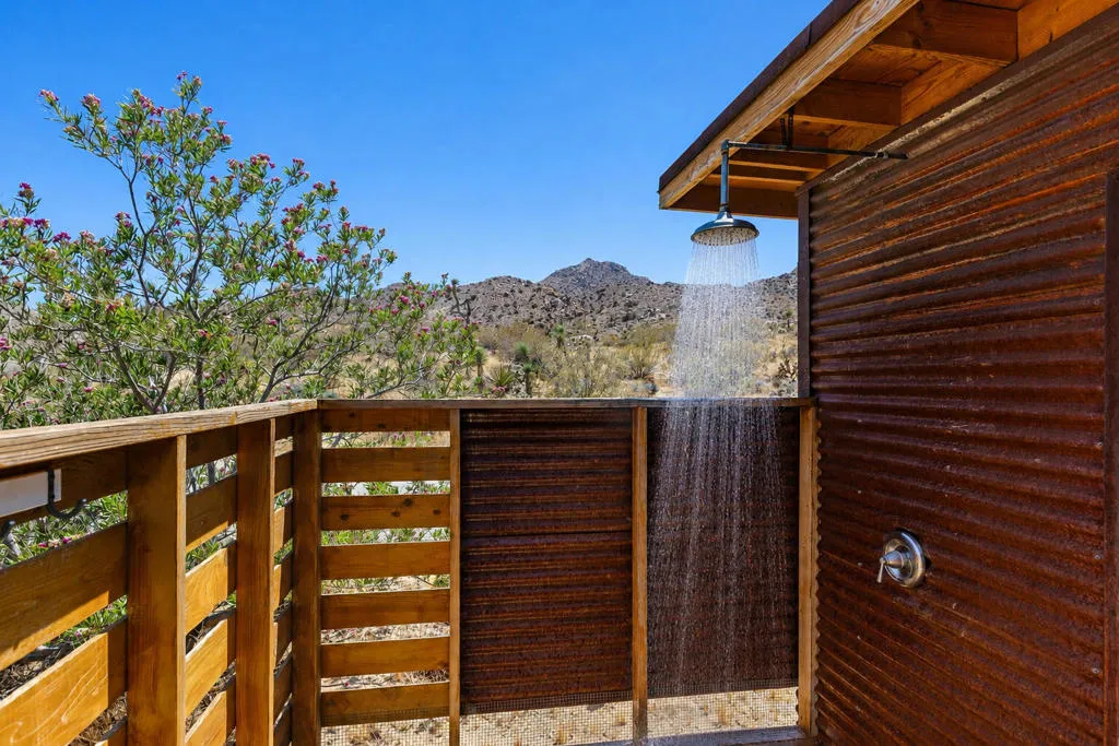8669 Via Via Rocosa Road, Joshua Tree