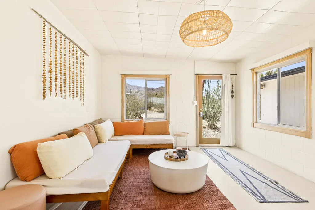 8669 Via Via Rocosa Road, Joshua Tree