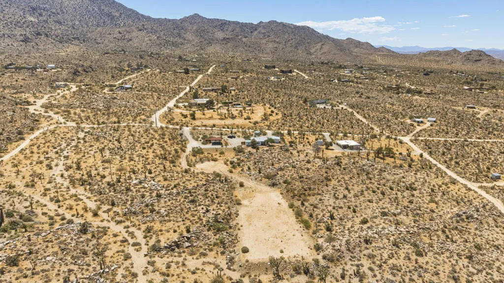 8669 Via Via Rocosa Road, Joshua Tree