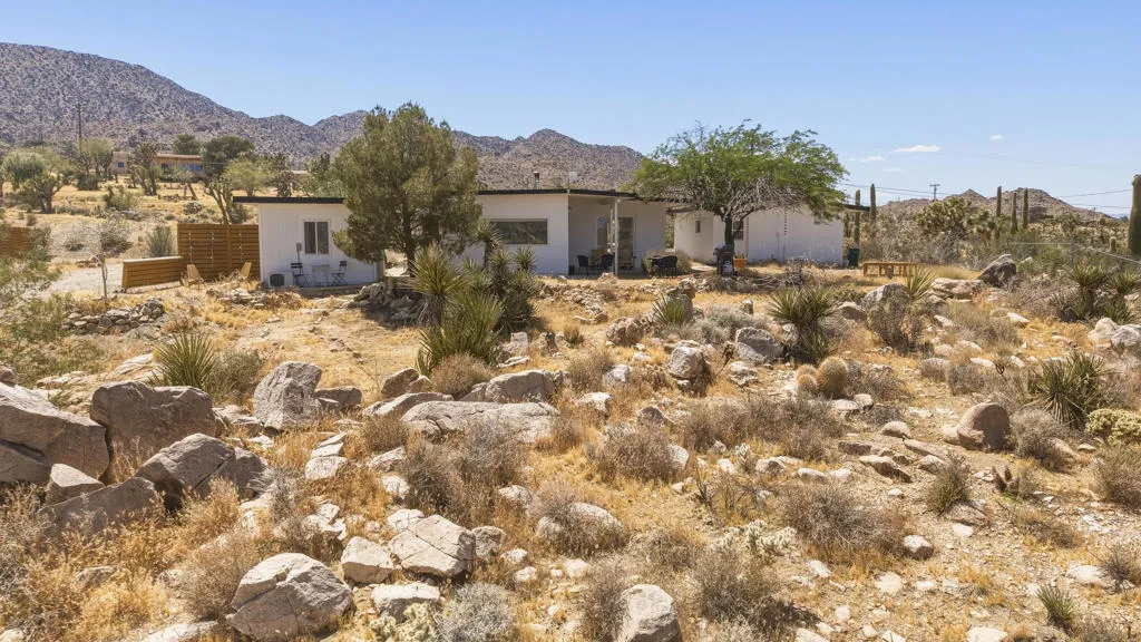 8669 Via Via Rocosa Road, Joshua Tree