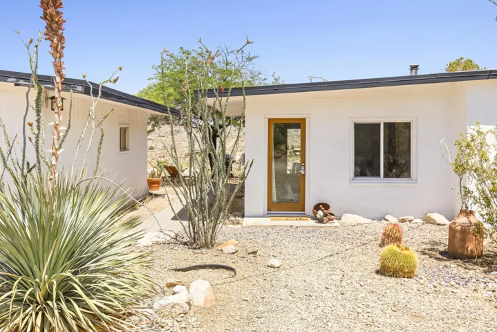 8669 Via Via Rocosa Road, Joshua Tree