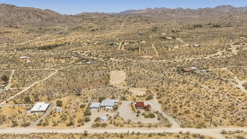 8669 Via Via Rocosa Road, Joshua Tree