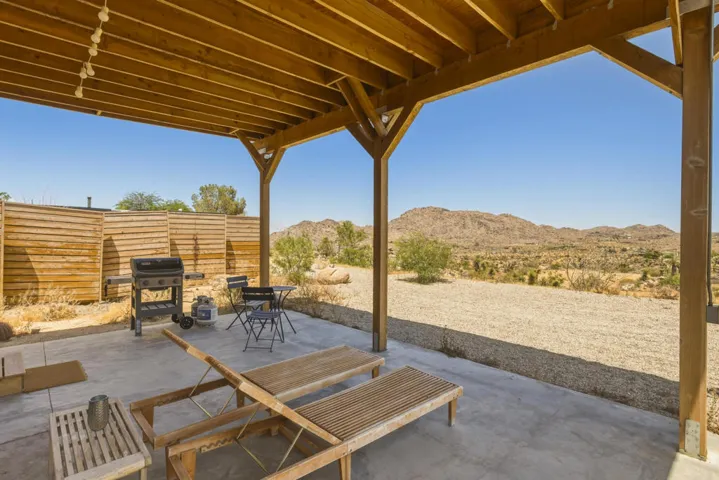 8669 Via Via Rocosa Road, Joshua Tree