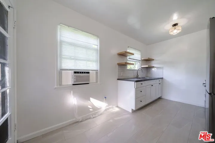 Kitchen/Eating Area