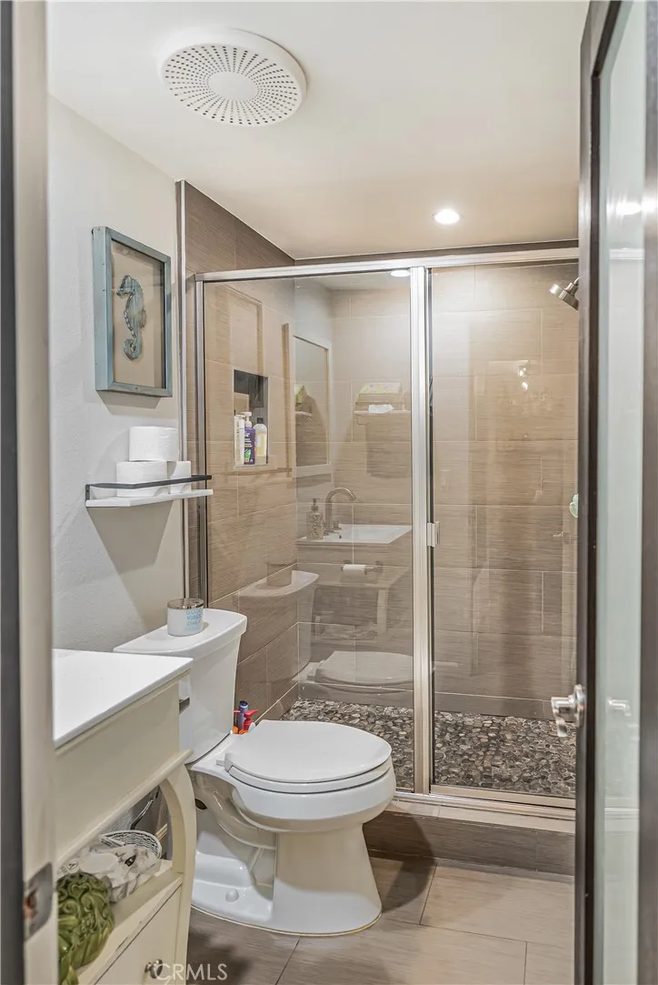 DOWNSTAIRS BATHROOM