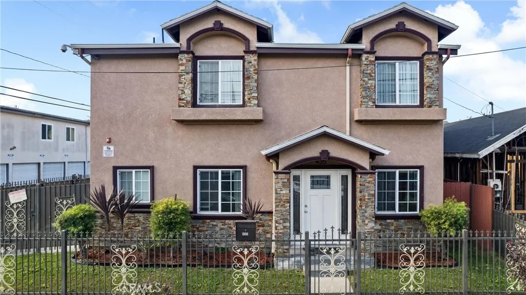 435-cerritos-ave-long-beach-ca-front-exterior.jpg
