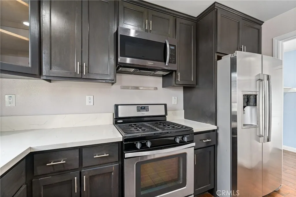 435-cerritos-ave-long-beach-ca-kitchen-storage.jpg