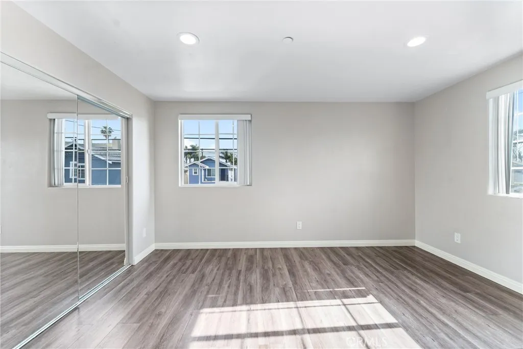 435-cerritos-ave-long-beach-ca-bedroom-2.jpg