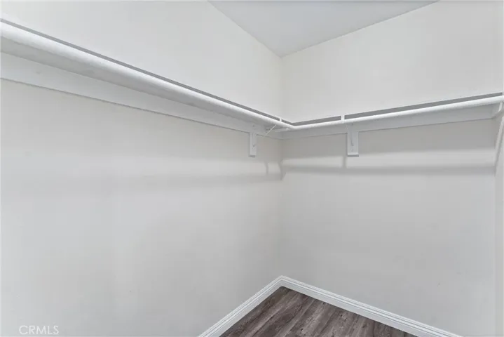 435-cerritos-ave-long-beach-ca-primary-bedroom-walk-in-closet.jpg