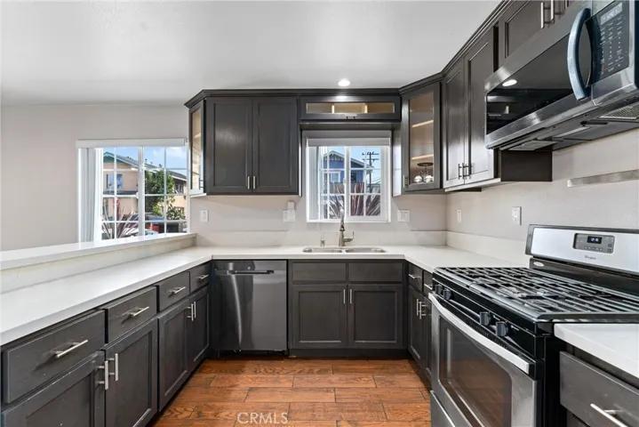 435-cerritos-ave-long-beach-ca-modern-kitchen.jpg